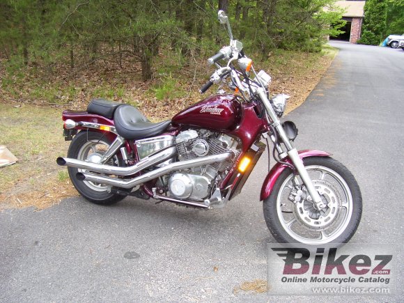 1988 Honda VT 1100 C photo